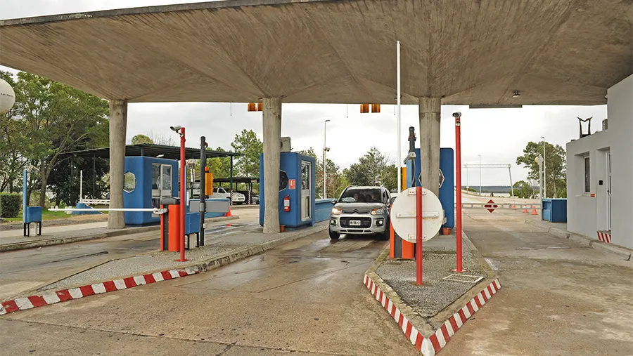 El peaje para cruzar el río Uruguay por los enlaces de la CARU aumentarán de manera significativa a partir de este lunes.