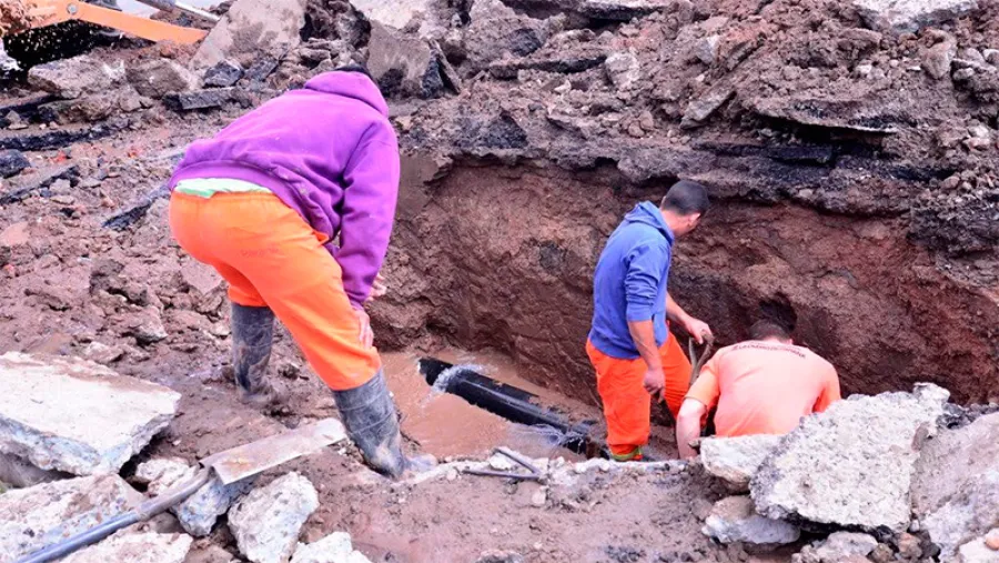 reparación caño de agua