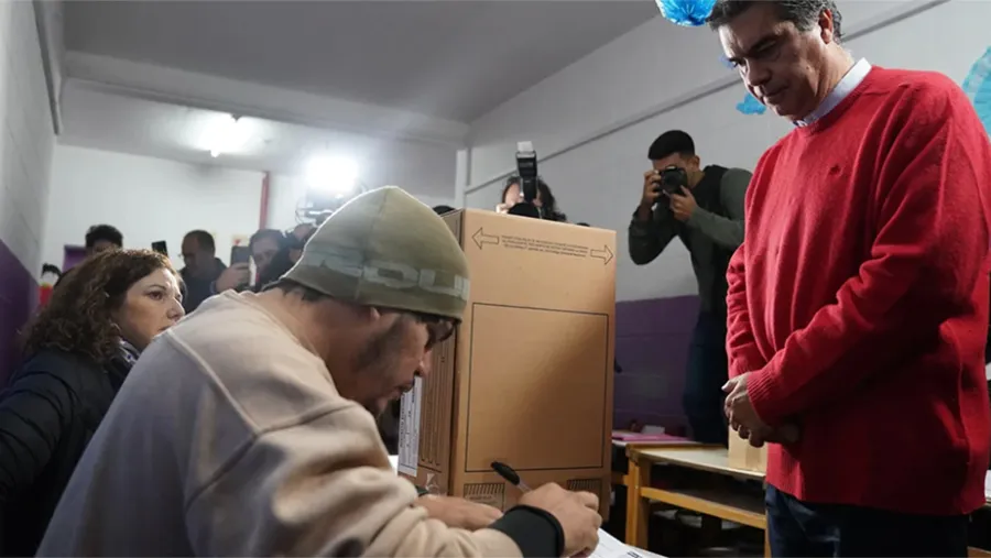 El gobernador del Chaco, Jorge Capitanich, votó hoy en las PASO. El crimen de Cecilia Strzyzowski generó conmoción política sin precedentes.