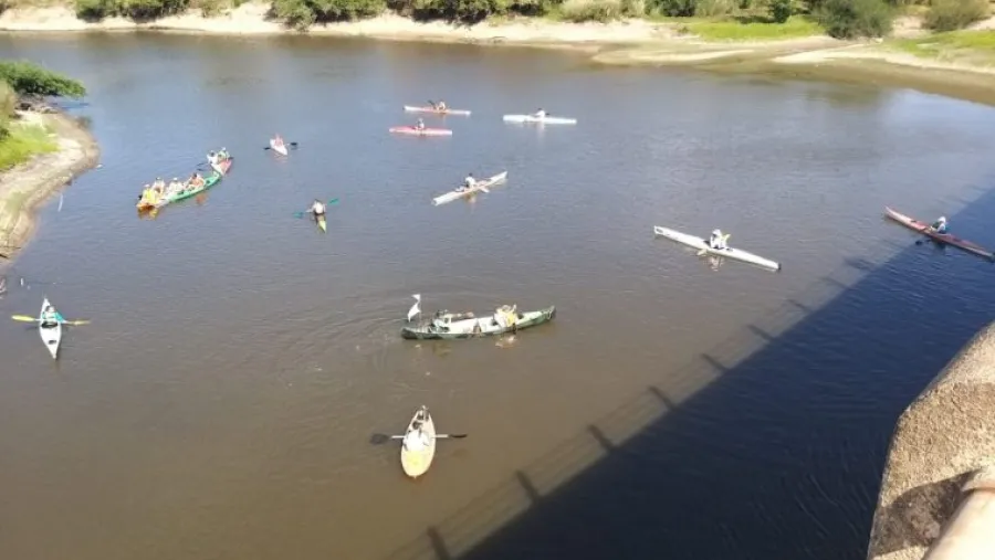Realizaron una marcha náutica en Colón por los humedales