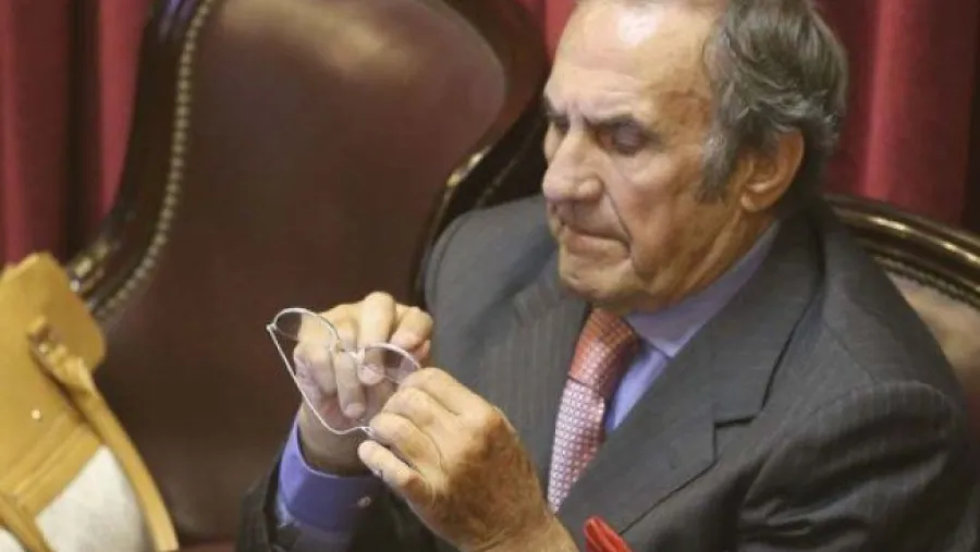 Reutemann sigue en terapia intensiva “con pronóstico reservado” Reutemann sigue en terapia intensiva “con pronóstico reservado”