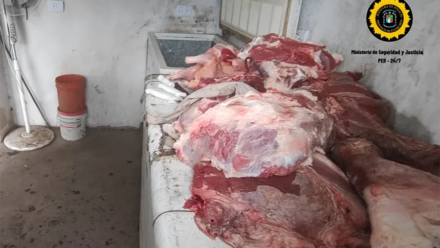 La carne era ofrecida a través de Facebook y la comercializaban en un improvisado kiosco.