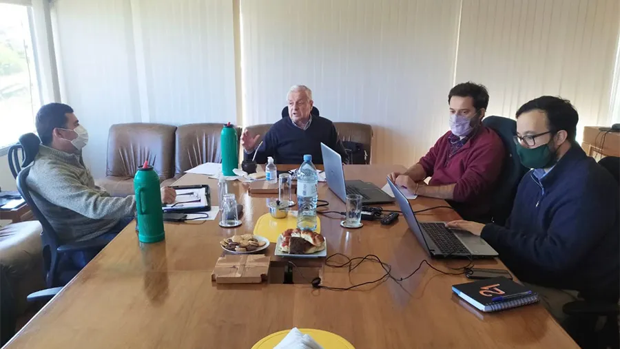 En la sede de la Comisión Administradora del Río Uruguay (CARU), se avanzó con la Municipalidad de Colón en materia de protección del borde costero.