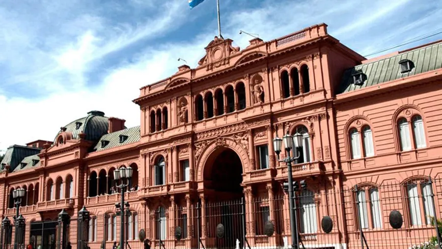 Opositores, empresarios e intelectuales piden al gobierno crear una mesa de diálogo Opositores, empresarios e intelectuales piden al gobierno crear una mesa de diálogo