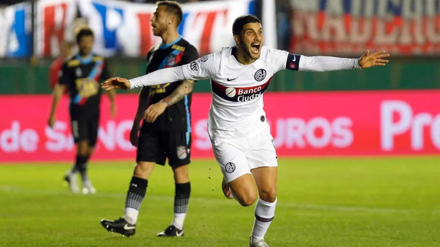 San Lorenzo frenó a Arsenal: le sacó el invicto y la punta San Lorenzo frenó a Arsenal: le sacó el invicto y la punta