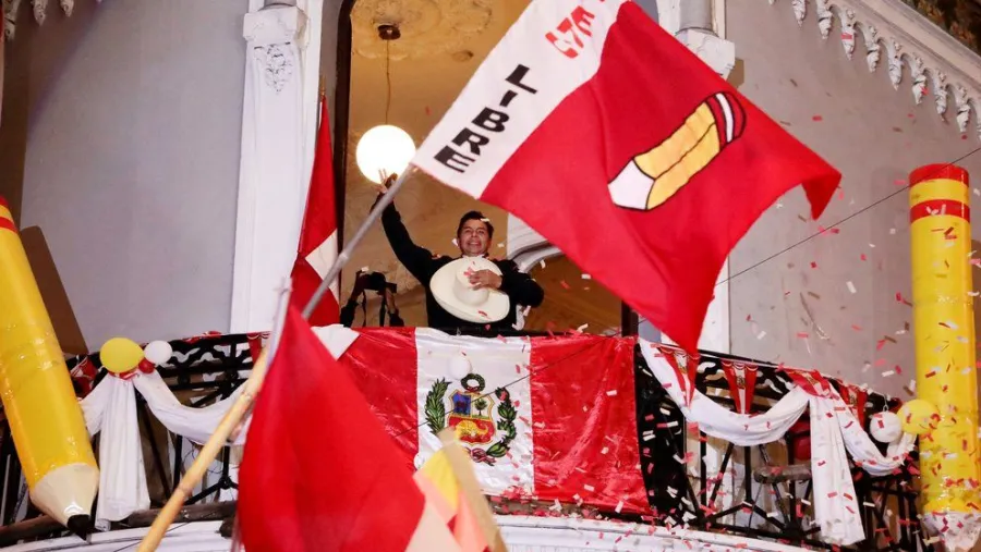 Pedro Castillo celebra las elecciones en Perú