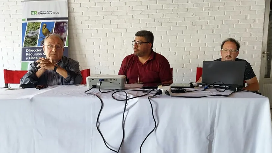 La reunión convocada por el gobierno entrerriano se realizó en el Club de Pesca y Remo de Rosario del Tala.