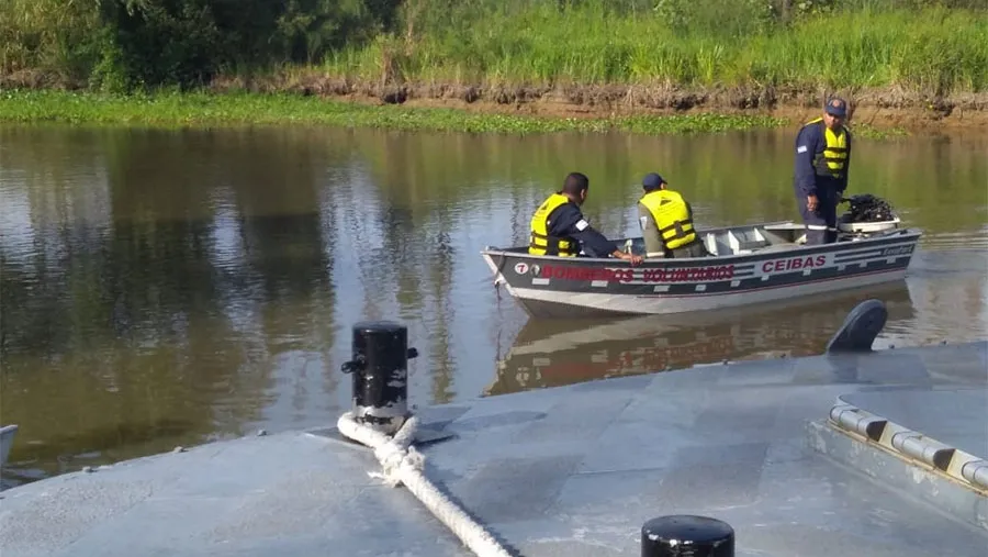 El cuerpo apareció en las aguas del Paraná Guazú.