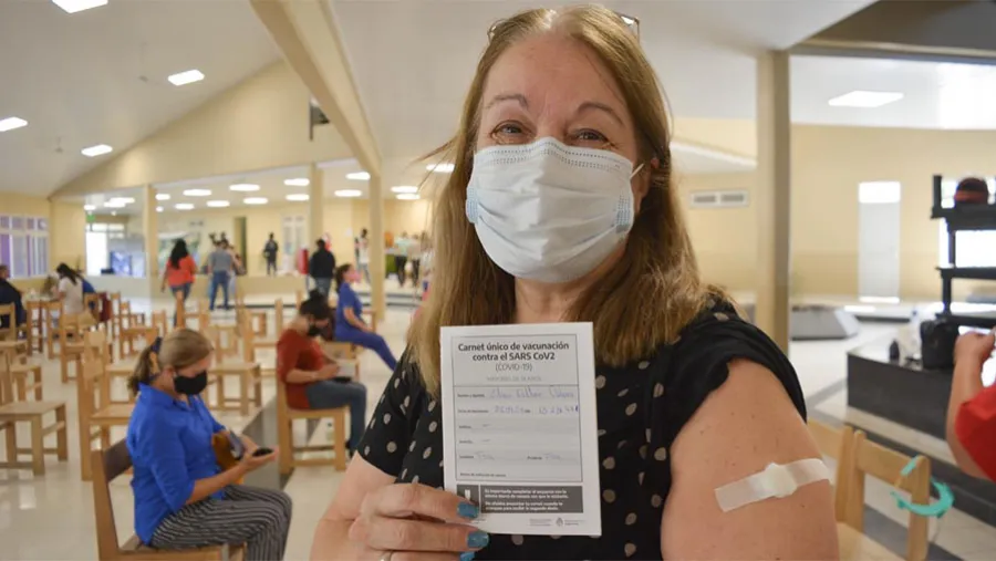 El Gobierno busca que en agosto se complete lo más posible los esquemas de vacunación para mitigar el impacto de la variante Delta.