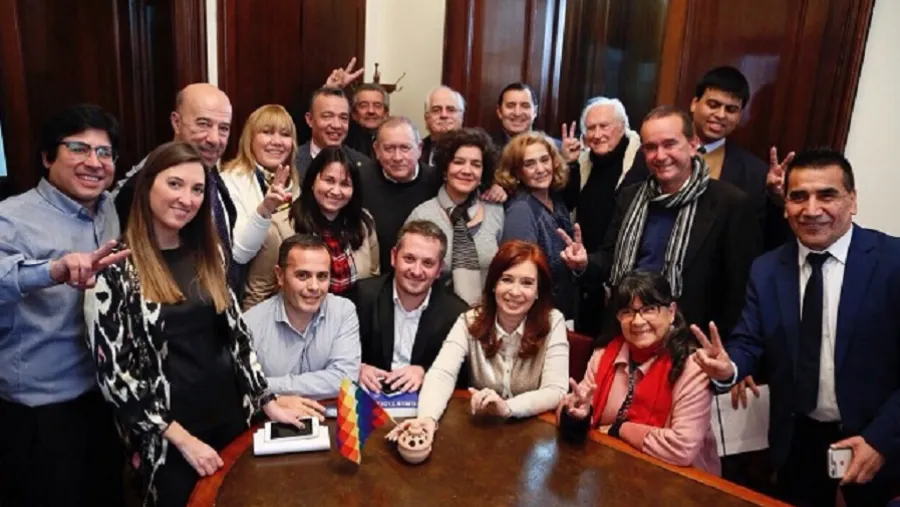 Cristina Fernández y parlamentarios