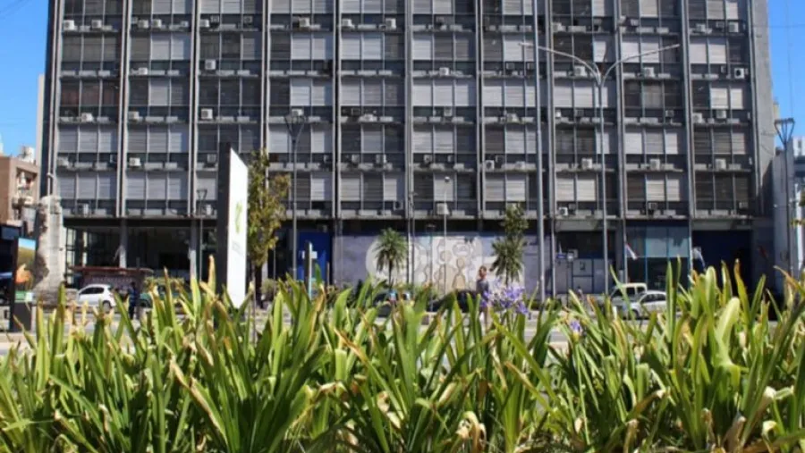 Desde el Consejo General de Educación, informaron que el gobierno convocó a los gremios docentes para dialogar. 