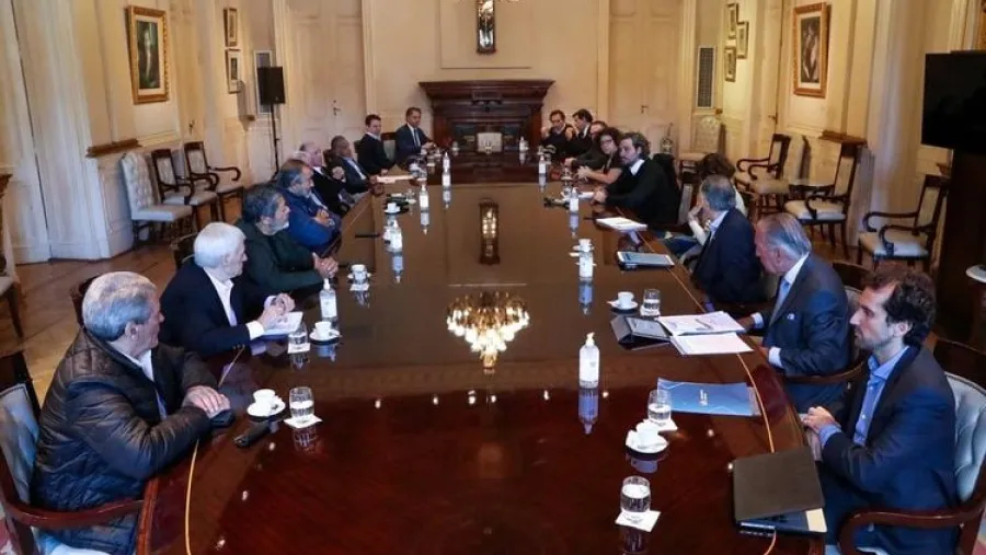 El Gobierno, la UIA y la CGT