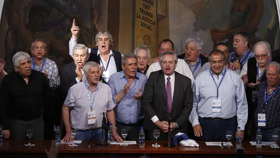 Desde Moyano hasta “los Gordos” presionan a Fernández por lugares para su tropa en Transporte, Salud y Trabajo.