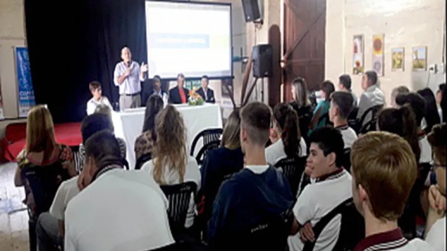 Charla Adicciones Urdinarrain