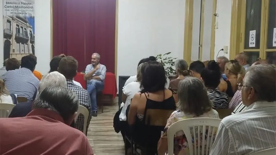 Jorge Daneri en la Biblioteca Mastronardi de Gualeguay. Jorge Daneri en la Biblioteca Mastronardi de Gualeguay.