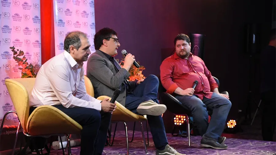 Diego Cabot (izquierda), Osvaldo “Coni” Cherep (centro) y Nicolás Wiñazki (derecha) en el ciclo de charlas de ANÁLISIS disertaron sobre “Periodismo y justicia en la Argentina”. Diego Cabot (izquierda), Osvaldo “Coni” Cherep (centro) y Nicolás Wiñazki (derecha) en el ciclo de charlas de ANÁLISIS disertaron sobre “Periodismo y justicia en la Argentina”.