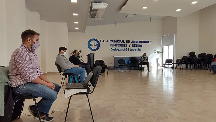 La reunión del COES de Gualeguaychú se hizo en el salón de la Caja de Jubilaciones Municipal. La reunión del COES de Gualeguaychú se hizo en el salón de la Caja de Jubilaciones Municipal.
