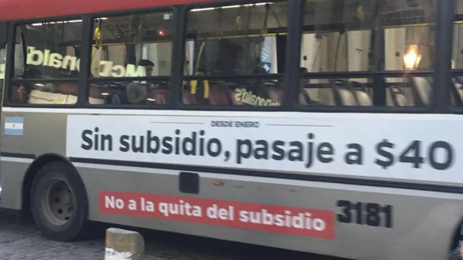 En el caso de Entre Ríos, el desembolso será de aproximadamente diez millones de pesos para abonar los cinco mil pesos a casi mil trabajadores del transporte interurbano provincial y beneficiará a Paraná, Concordia, Gualeguaychú, Concepción del Uruguay y La Paz.