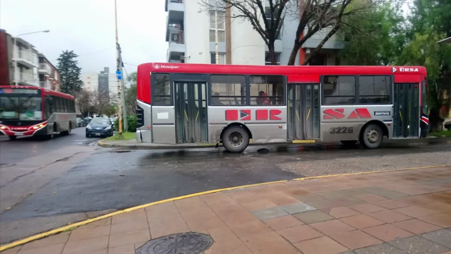 No hubo acuerdo y continúa el paro de colectivos en Paraná No hubo acuerdo y continúa el paro de colectivos en Paraná