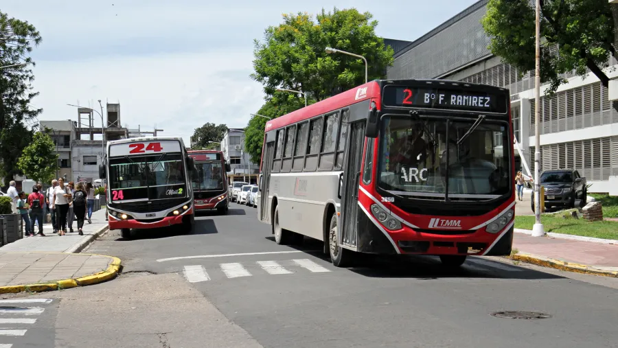 UTA anunció paro de 48 para colectivos de corta y media distancia del interior del país UTA anunció paro de 48 horas para colectivos de corta y media distancia del interior del país