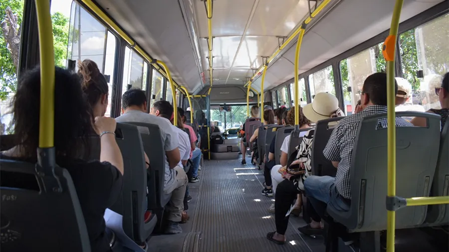 La UTA anunció un paro de 48 horas para el miércoles 13 y jueves 14 en reclamo por un aumento salarial. El lunes 11 habrá una nueva reunión en Trabajo. La UTA anunció un paro de 48 horas para el miércoles 13 y jueves 14 en reclamo por un aumento salarial. El lunes 11 habrá una nueva reunión en Trabajo.