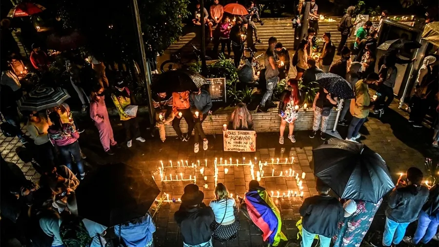 Vigilia y protesta contra el gobierno de Duque en Medellín.