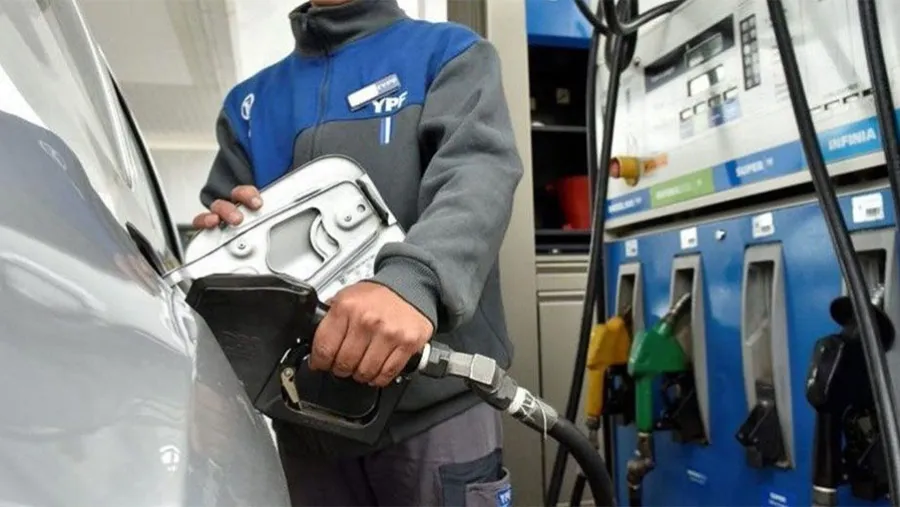 La petrolera estatal confirmó la suba de 4,5 por ciento en todo el país, en línea con el tácito acuerdo con el Gobierno. La petrolera estatal confirmó la suba de 4,5 por ciento en todo el país, en línea con el tácito acuerdo con el Gobierno.