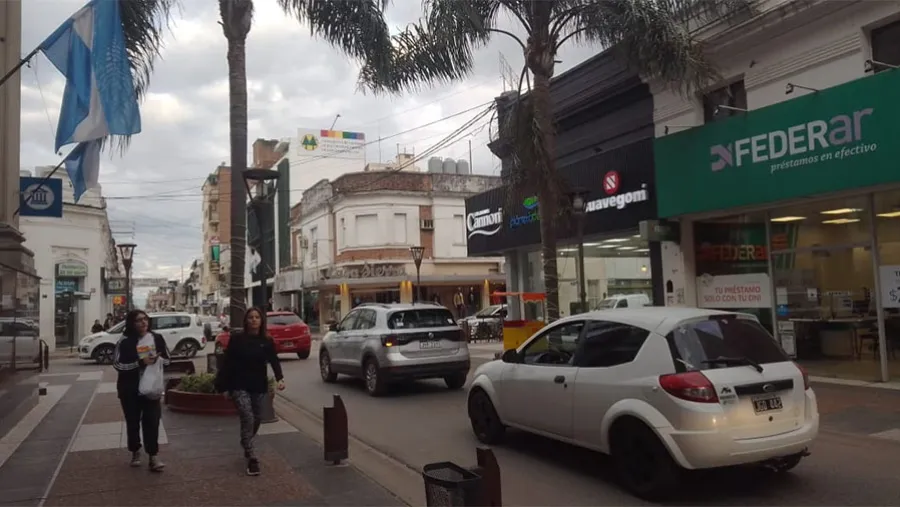 De cara al fin de semana largo, se plantea el interrogante sobre qué pasará con la actividad comercial en Gualeguaychú. De cara al fin de semana largo, se plantea el interrogante sobre qué pasará con la actividad comercial en Gualeguaychú.