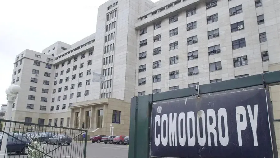 Jueces, consejeros y juristas coincidieron en que la Justicia Penal está lejos de los estándares de funcionamiento que debería tener. Ya sea por falencias de sus protagonistas o por problemas sistémicos. Jueces, consejeros y juristas coincidieron en que la Justicia Penal está lejos de los estándares de funcionamiento que debería tener. Ya sea por falencias de sus protagonistas o por problemas sistémicos.