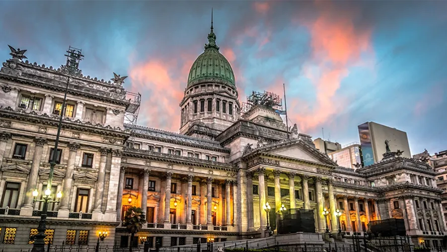 La extensión será hasta el próximo 15 de febrero, en momentos en que el Parlamento discute el proyecto de “Ley de Bases y Puntos de Partida para la Libertad de los Argentinos”. La extensión será hasta el próximo 15 de febrero, en momentos en que el Parlamento discute el proyecto de “Ley de Bases y Puntos de Partida para la Libertad de los Argentinos”.
