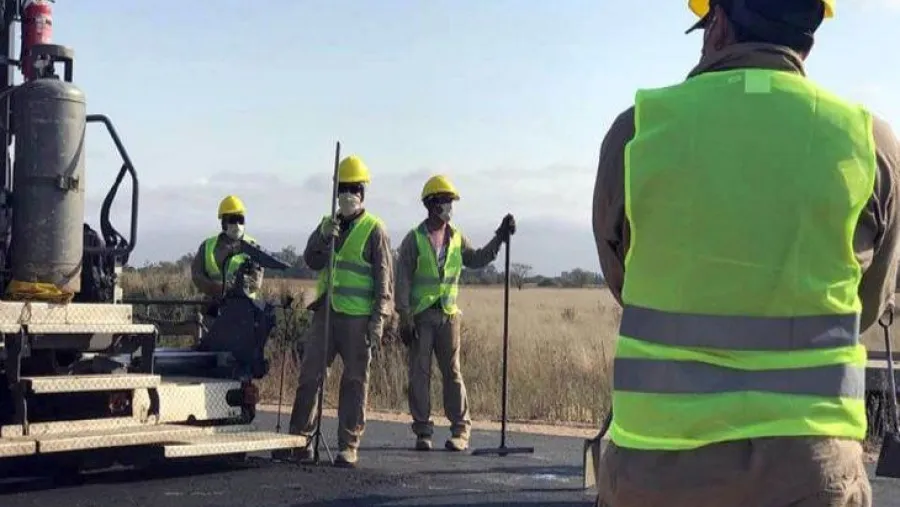 La construcción se hundió 48,6% en mayo y la industria cayó 26,4% interanual La construcción se hundió 48,6% en mayo y la industria cayó 26,4% interanual