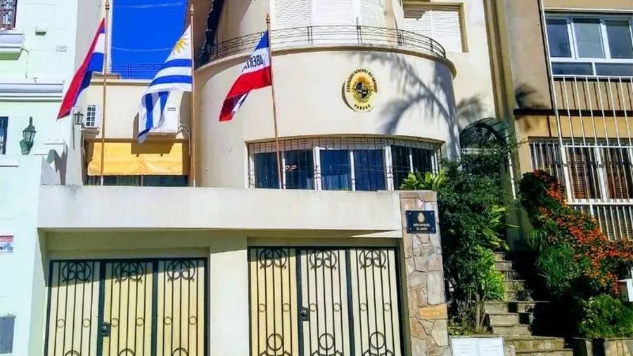 La representación de la República Oriental del Uruguay había sido habilitada en agosto de 2019, con la presencia de importantes autoridades de la provincia y la región.