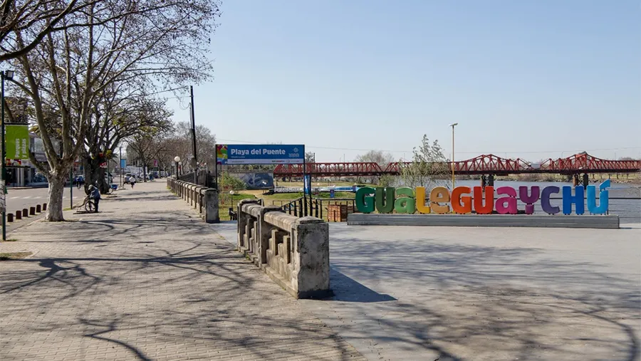 Debido al avance de los casos de Covid-19 en Gualeguaychú, se realizan diversos operativos para impedir aglomeración de personas en espacios públicos.