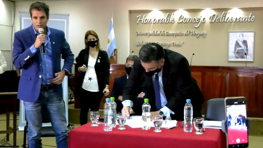 Cresto y Oliva firmaron convenio