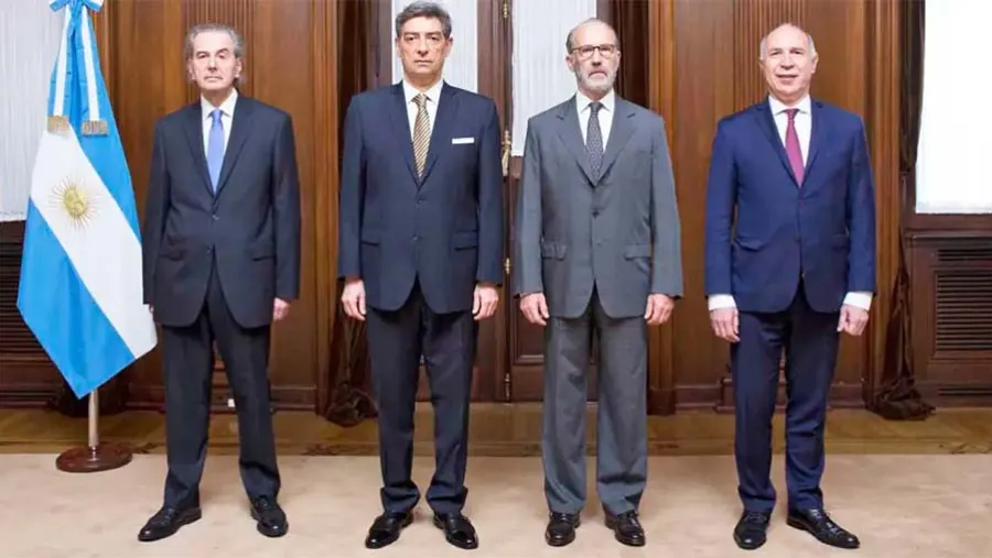 Imagen de archivo del máximo tribunal: sólo cuatro miembros. Imagen de archivo del máximo tribunal: sólo cuatro miembros.