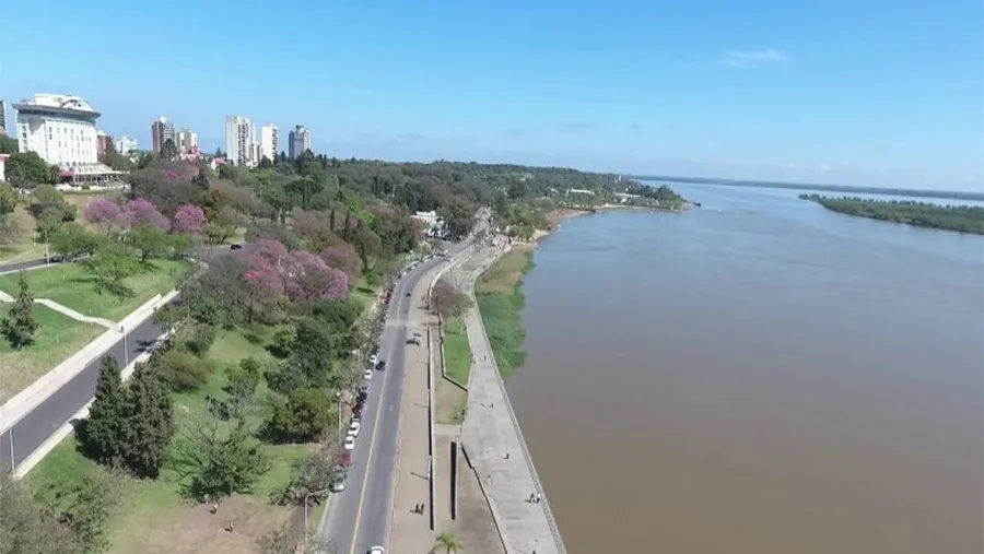La Costanera Baja de Paraná será peatonal de lunes a viernes entre las 18 y las 21, con el objetivo de favorecer la recreación, el esparcimiento y la actividad deportiva.