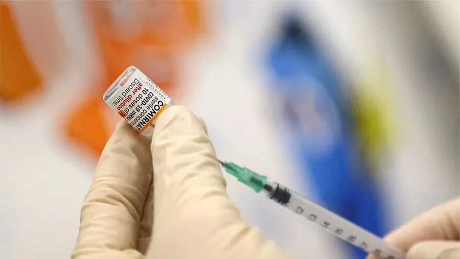 Nuevo reporte semanal de casos emitido por el Ministerio de Salud. Más de 37,7 millones de personas completaron su esquema de vacunación inicial en Argentina, pero menos de 6 millones accedieron a los dos refuerzos.