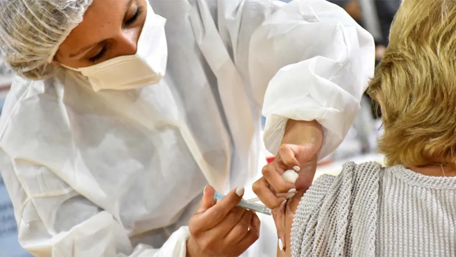 La cartera de Salud nacional remarcó que todas las jurisdicciones cuentan con dosis suficientes para completar esquemas de vacunación. La cartera de Salud nacional remarcó que todas las jurisdicciones cuentan con dosis suficientes para completar esquemas de vacunación.