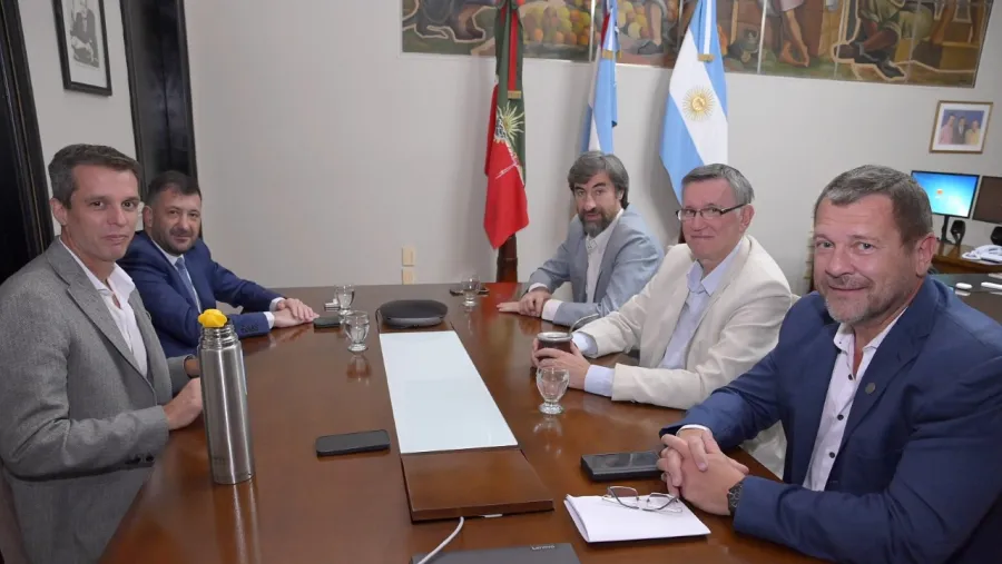 Cresto se reunió con los legisladores Kueider, Giano, Gay y Loggio