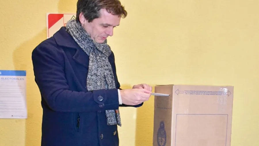 Cresto votando PASO nacionales