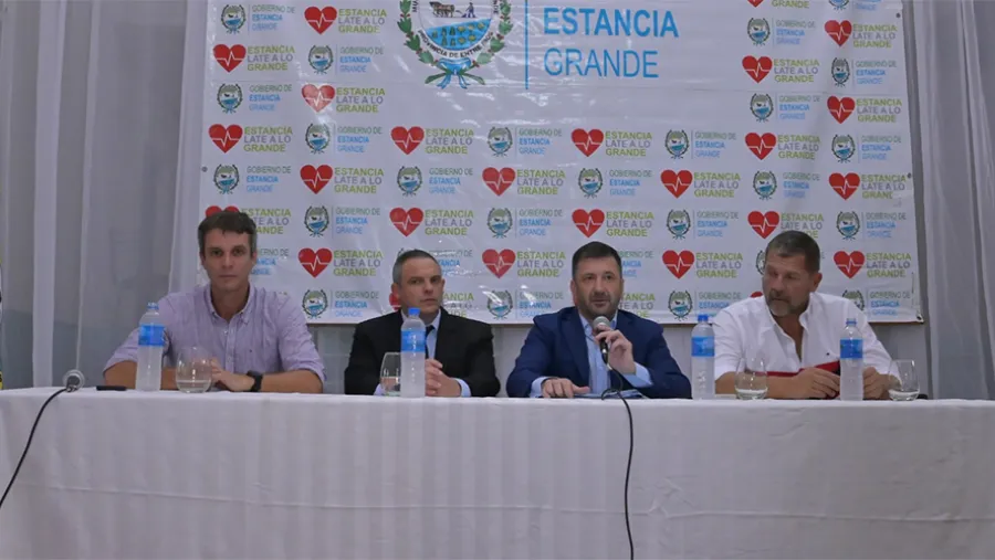 Kueider y Cresto lideraron el encuentro donde se analizó la necesidad de reducir la tarifa eléctrica y la provincialización de la represa de Salto Grande. Kueider y Cresto lideraron el encuentro donde se analizó la necesidad de reducir la tarifa eléctrica y la provincialización de la represa de Salto Grande.