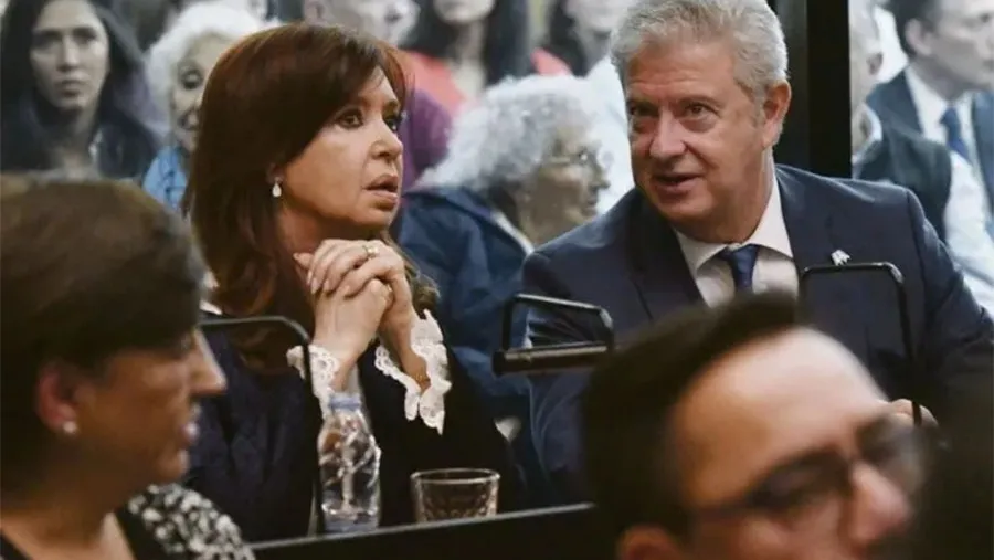 El viernes, Cristina Fernández, en su calidad de abogada, se dirigirá al Tribunal. El viernes, Cristina Fernández, en su calidad de abogada, se dirigirá al Tribunal.