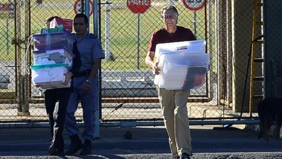 Cristóbal López saliendo de la cárcel de Ezeiza Cristóbal López saliendo de la cárcel de Ezeiza