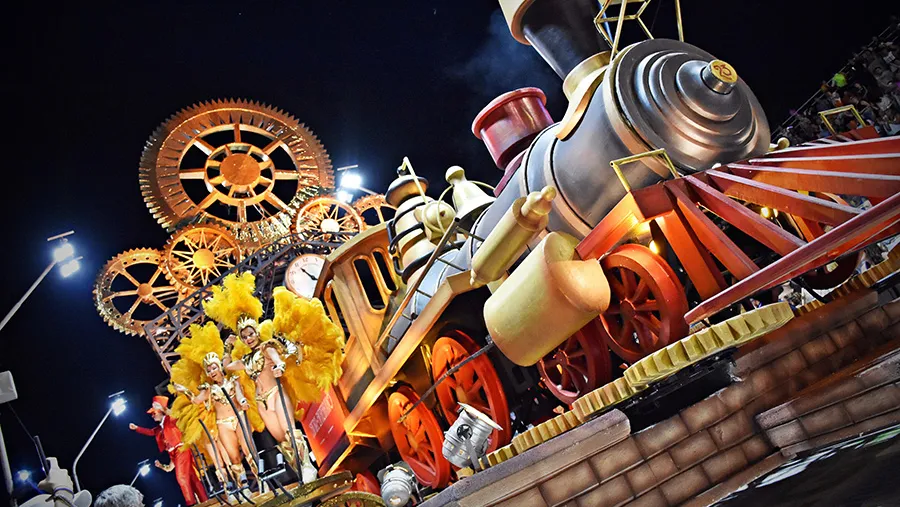 Marí Marí (Club Central Entrerriano) abrirá esta cuarta noche del Carnaval del País en el Corsódromo de Gualeguaychú. Fotografía: Prensa del Carnaval. Marí Marí (Club Central Entrerriano) abrirá esta cuarta noche del Carnaval del País en el Corsódromo de Gualeguaychú. Fotografía: Prensa del Carnaval.