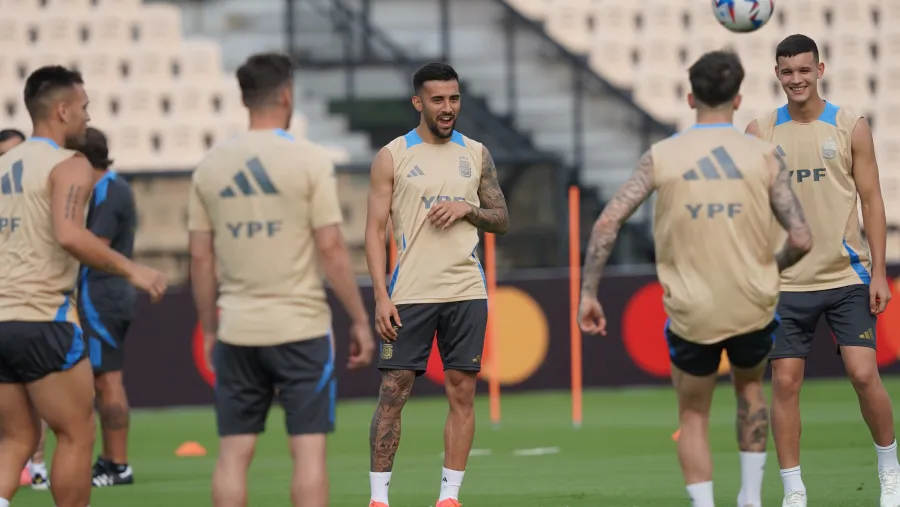 Con un entrenamiento abierto a la prensa, Argentina se movió de cara al debut Con un entrenamiento abierto a la prensa, Argentina se movió de cara al debut