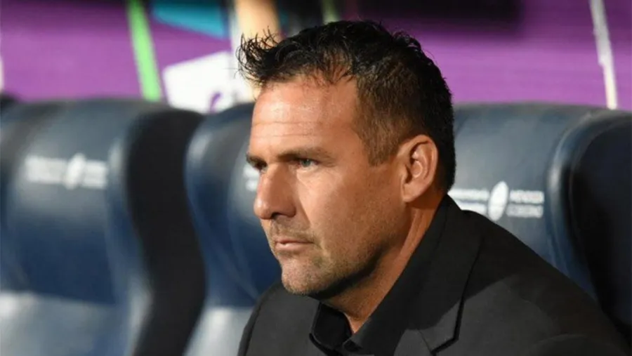 Dabove renunció como DT de Argentinos Juniors y clubes “grandes” lo tienen en carpeta