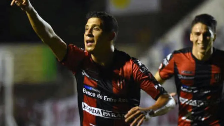 Patronato oficializó el regreso de Damián Arce, primer refuerzo para la Primera Nacional