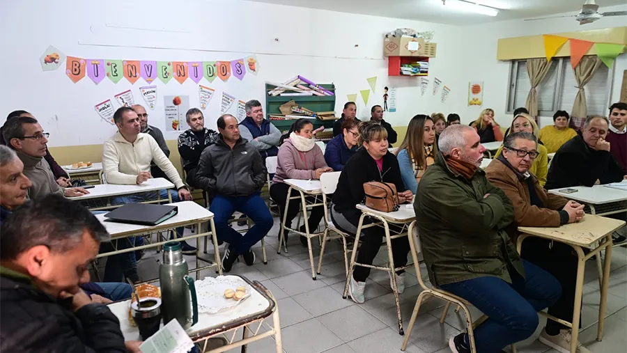 En la Escuela del Sirio Libanés se reunió el equipo técnico de “Primero Gualeguaychú” que referencia a Mauricio Davico. En la Escuela del Sirio Libanés se reunió el equipo técnico de “Primero Gualeguaychú” que referencia a Mauricio Davico.