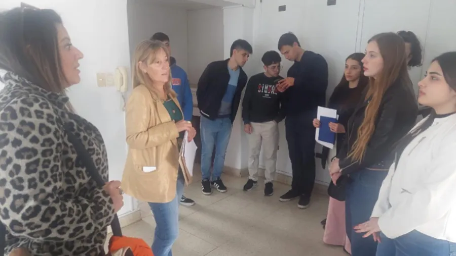 Estudiantes de la Facultad de Derecho de la UCA visitaron las oficinas de Defensa al Consumidor.
