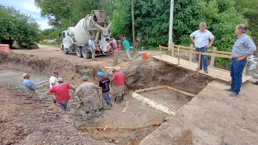Se iniciaron las obras de un conducto de 280 metros de longitud para canalizar el agua de lluvia de unas 50 hectáreas en la zona de Médanos de la localidad de Gualeguaychú.